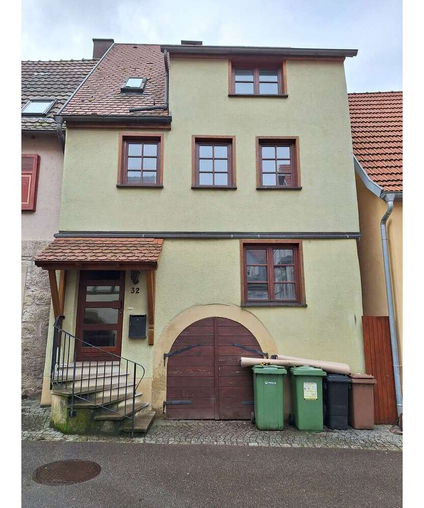 Haus zum Kaufen in Niedernhall 150.000 € 148 m²