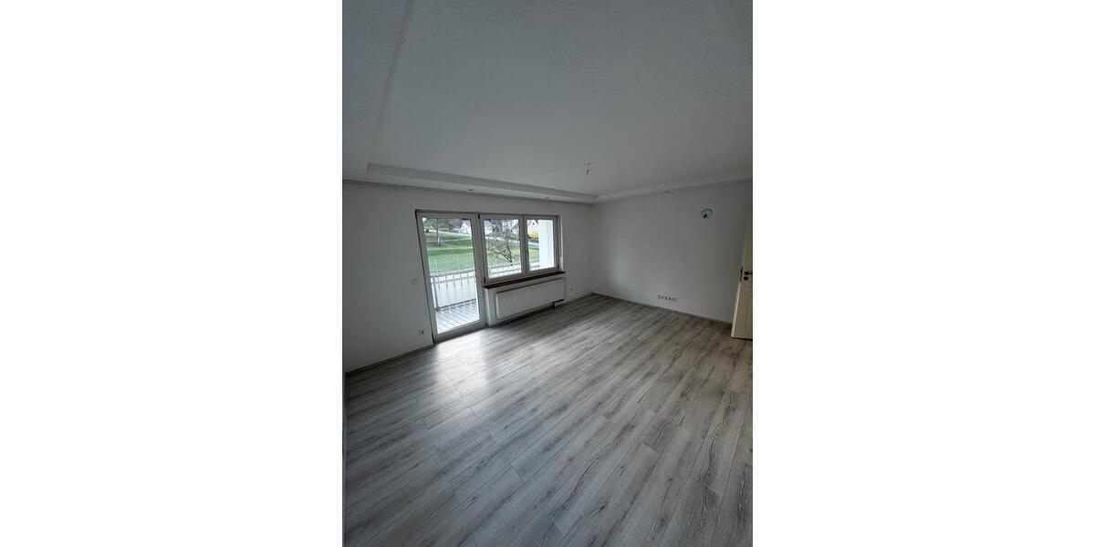 Etagenwohnung Rottenburg an der Laaber - 4 Zimmer, 93 m&sup2;, 1.250&euro; | Angebot:24842118