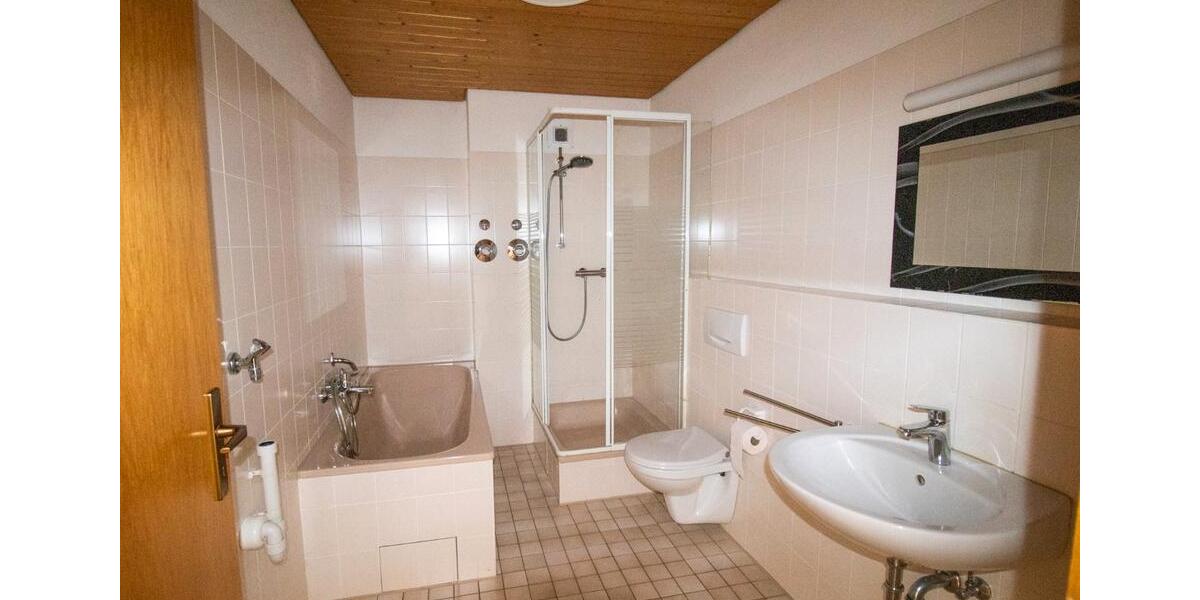 Dachgeschoßwohnung Müllheim - 3 Zimmer, 75 m&sup2;, 305.000&euro; | Angebot:26161370