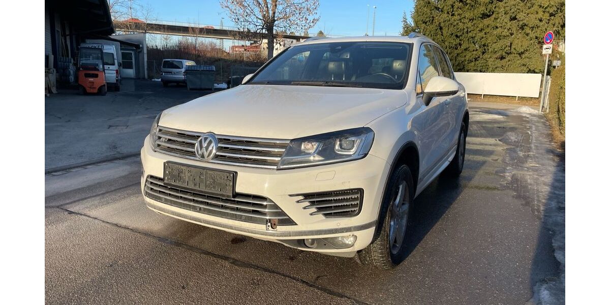VW Touareg 299.859 km 12.599 &euro; Rosenheim 83026