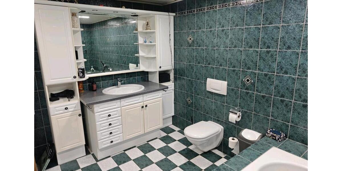 Mehrfamilienhaus, Wohnhaus Warstein - 10 Zimmer, 259 m&sup2;, 180.000&euro; | Angebot:27120014