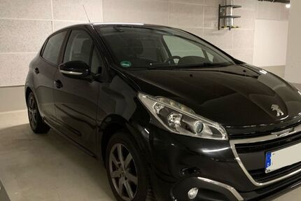 Peugeot 208 117.000 km 4.990 € Berlin 13591