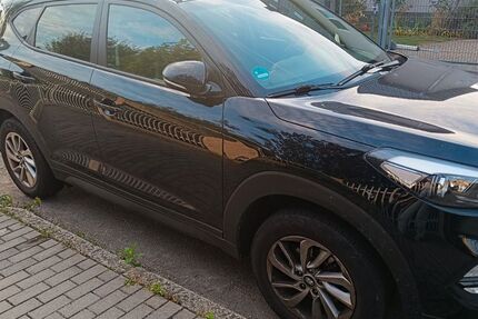 Hyundai TUCSON 68.005 km 13.200 &euro; Berlin 12683