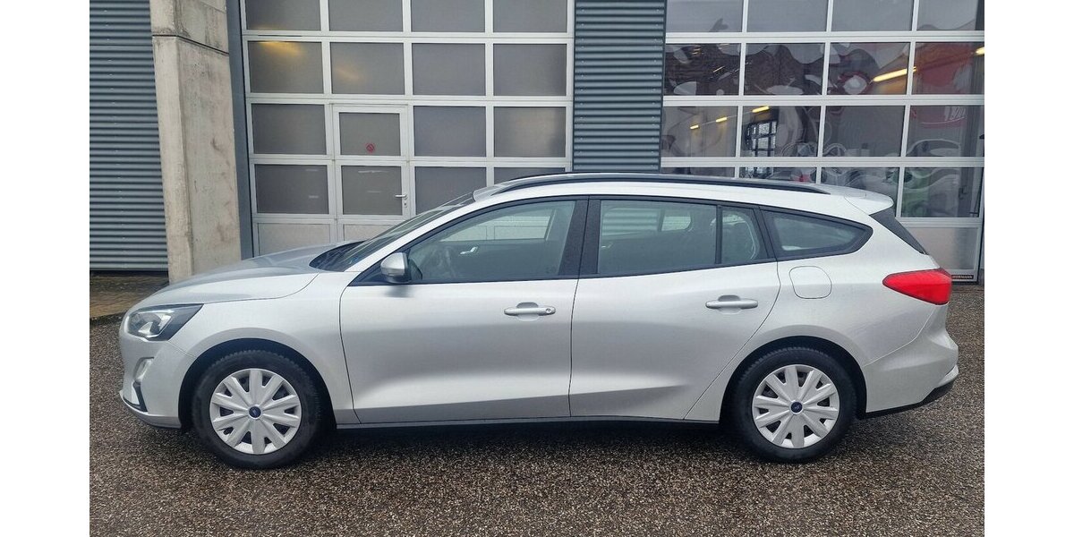Ford Focus 1.0 EcoBoot Trend 52.000 km 15.399 &euro; Landau 76829