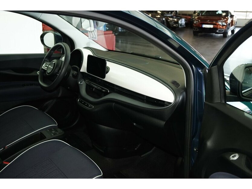 500e Action Carplay Android Automatik 1.Hand