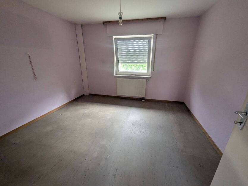 Gepflegtes Ein- bis Zweifamilienhaus mit Pelletheizung, großem Garten und Ausbaumöglichkeiten 9 zimmer