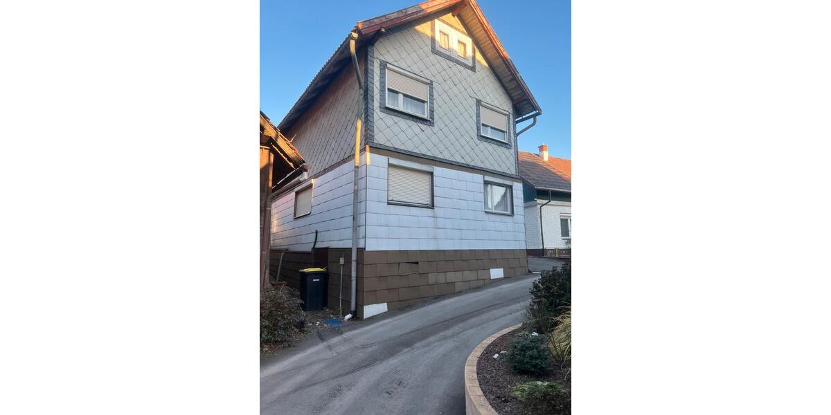 Einfamilienhaus Eisfeld - 4 Zimmer, 100 m&sup2;, 850&euro; | Angebot:26004679