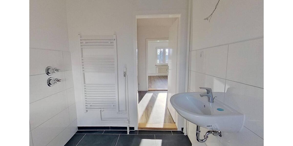 Perfekt für eine kleine Familie: Große 3-Zimmer-Wohnung mit BALKON 3 zimmer