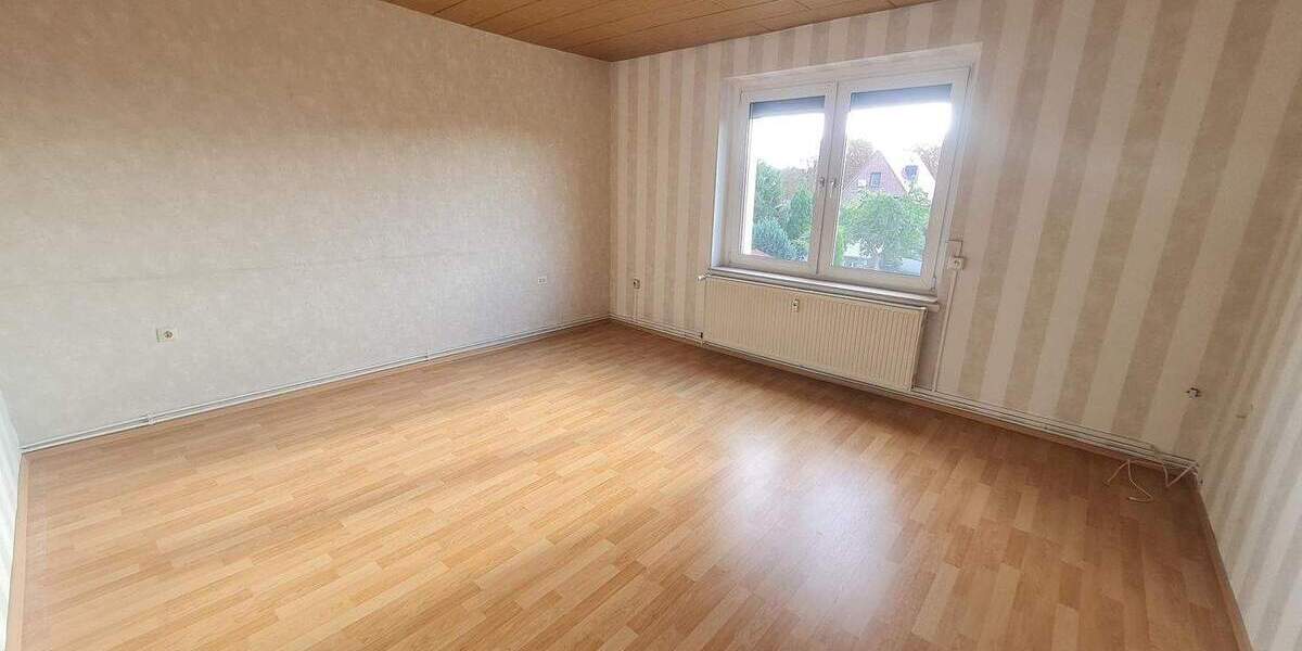 Etagenwohnung Bitterfeld-Wolfen Wolfen - 4 Zimmer, 83 m&sup2;, 78.500&euro; | Angebot:25731648