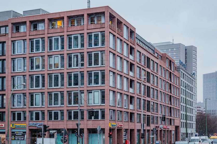 Einzelhandel in Berlin 24.600 € 879 m²