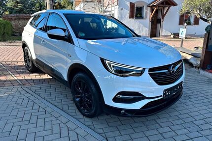 Opel Grandland (X) 114.456 km 8.850 &euro; Bachstedt / Erfurt 99195