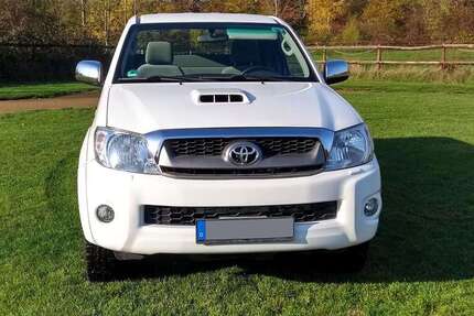 Toyota Hilux 301.000 km 14.700 &euro; Dreieich 63303