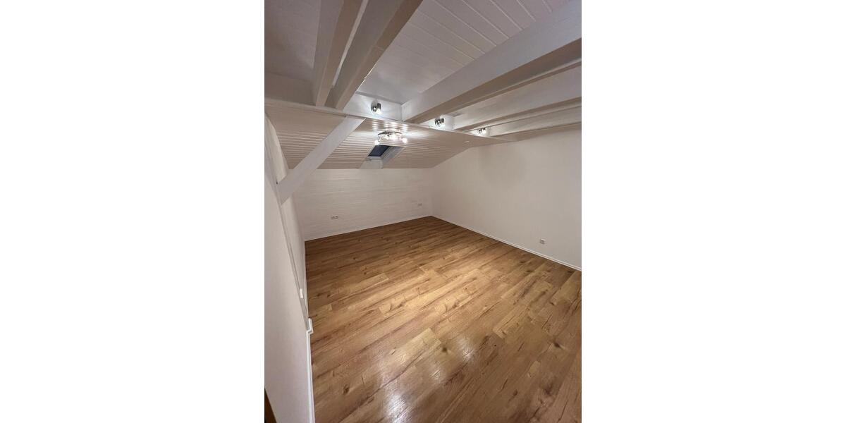 Dachgeschoßwohnung Odelzhausen - 3 Zimmer, 65 m&sup2;, 1.000&euro; | Angebot:26688597