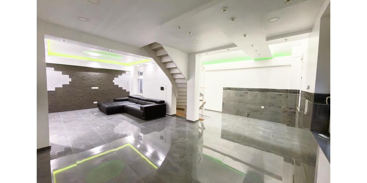 Luxuriöses Einfamilienhaus mit modernem Soutterain- Ausbau 5 zimmer