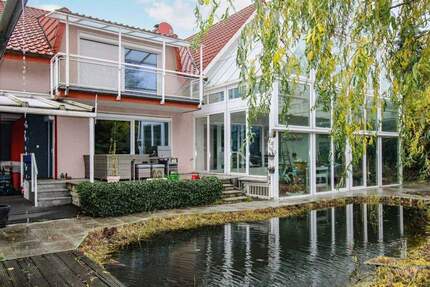 Großzügiges 8-Zi. Haus plus Bungalow, Wintergarten, Garage, 2 Carports in Braunschweig Weststadt 8 zimmer