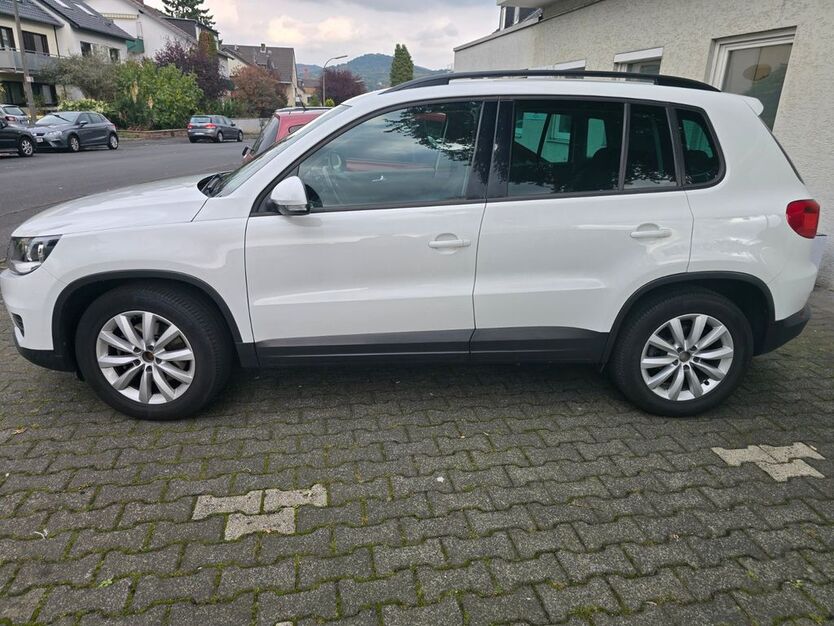 VW Tiguan 112.000 km 11.700 € Bonn (Lannesdorf) 53179