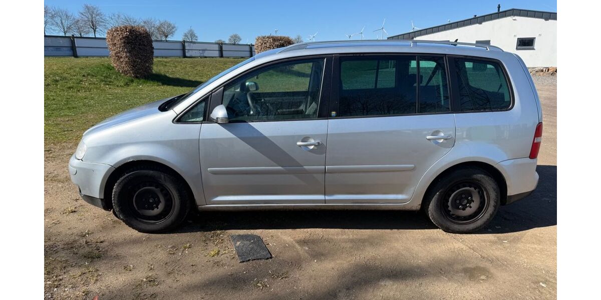 VW Touran 345.000 km 1.350 &euro; Schleiden-Harperscheid 53937