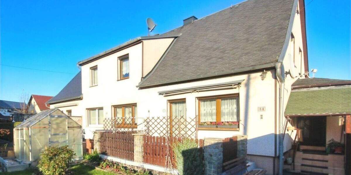 Gepflegte Doppelhaushälfte in ruhiger, grüner Lage mit Garten und Garage 5 zimmer