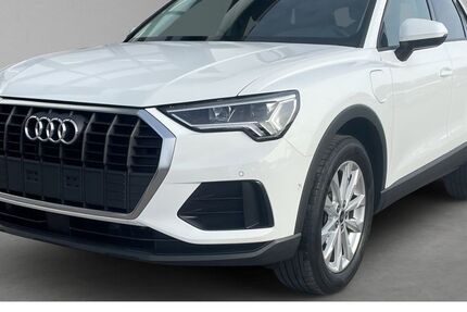 Audi Q3 93.000 km 23.210 &euro; Traunstein 83278