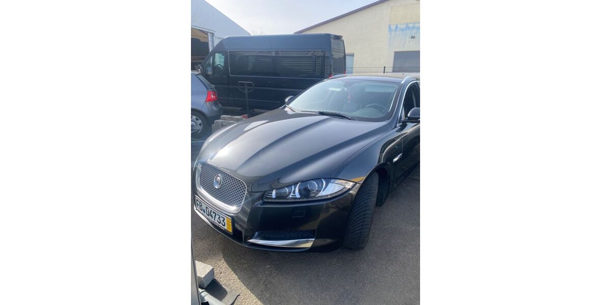 Jaguar XF 355.854 km 3.900 &euro; Friedberg 61169