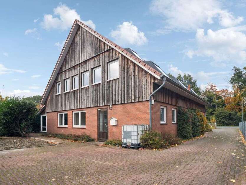 Haus zum Kaufen in Kirchlinteln 310.000 € 326 m²