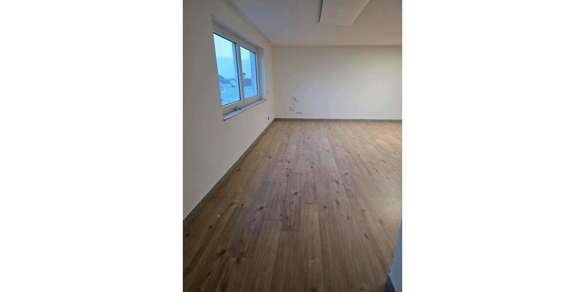 Etagenwohnung Wallerfangen - 4.5 Zimmer, 182 m&sup2;, 1.035&euro; | Angebot:25279550