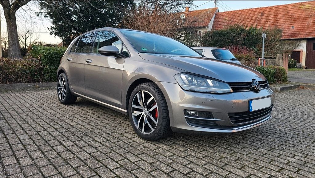VW Golf 153.000 km 9.200 &euro; Kehl 77694