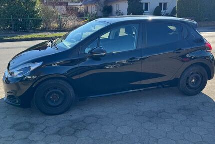 Peugeot 208 100.000 km 5.990 &euro; Stelle 21435