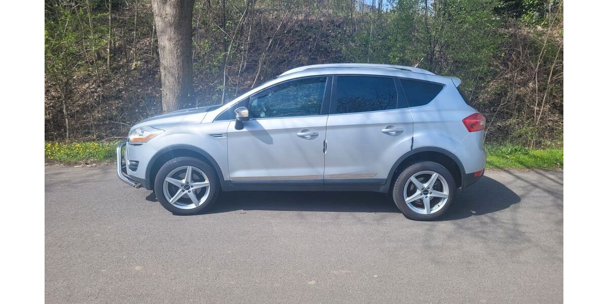 Ford Kuga 239.300 km 5.600 &euro; Brakel 33034