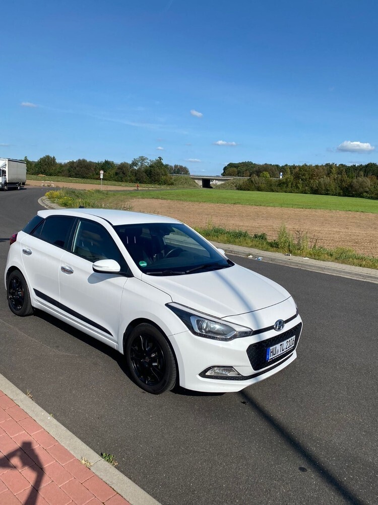i20