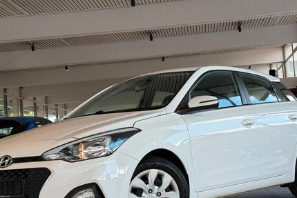 Hyundai i20 97.816 km 8.500 &euro; Siegen 57078