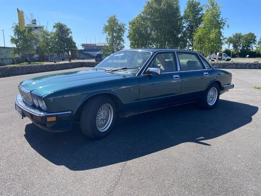 XJ40
