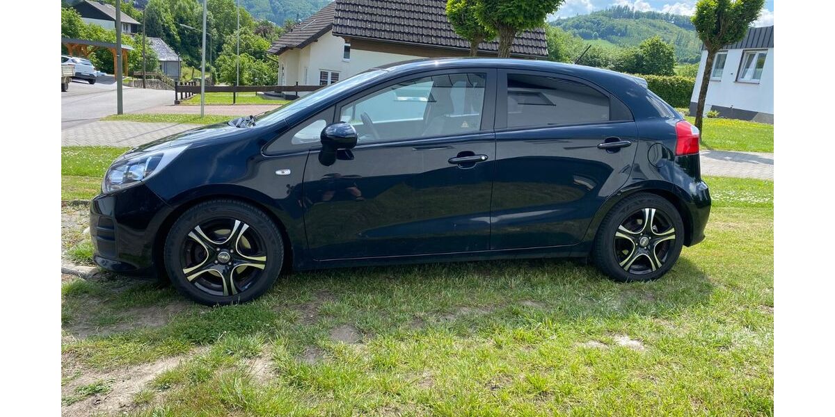 Kia Rio 83.000 km 5.700 &euro; Lennestadt 57368
