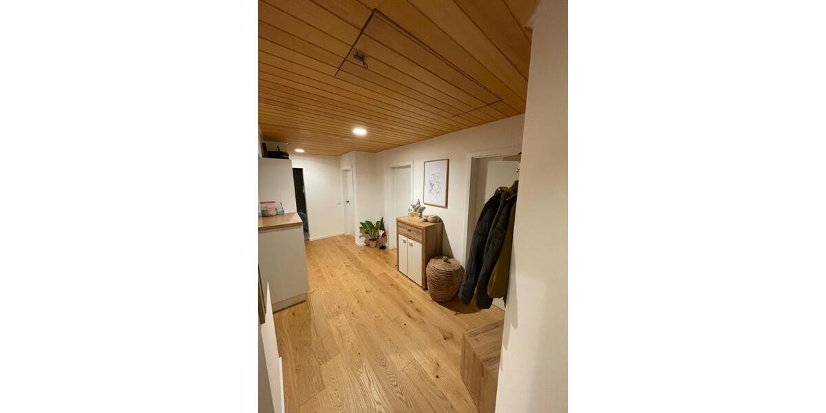 TOP renovierte 4-Zimmer-Dachgeschosswohnung mit Südbalkon, Keller 4 zimmer