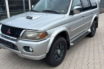 Mitsubishi Pajero 200.795 km 5.500 &euro; Dortmund 44145