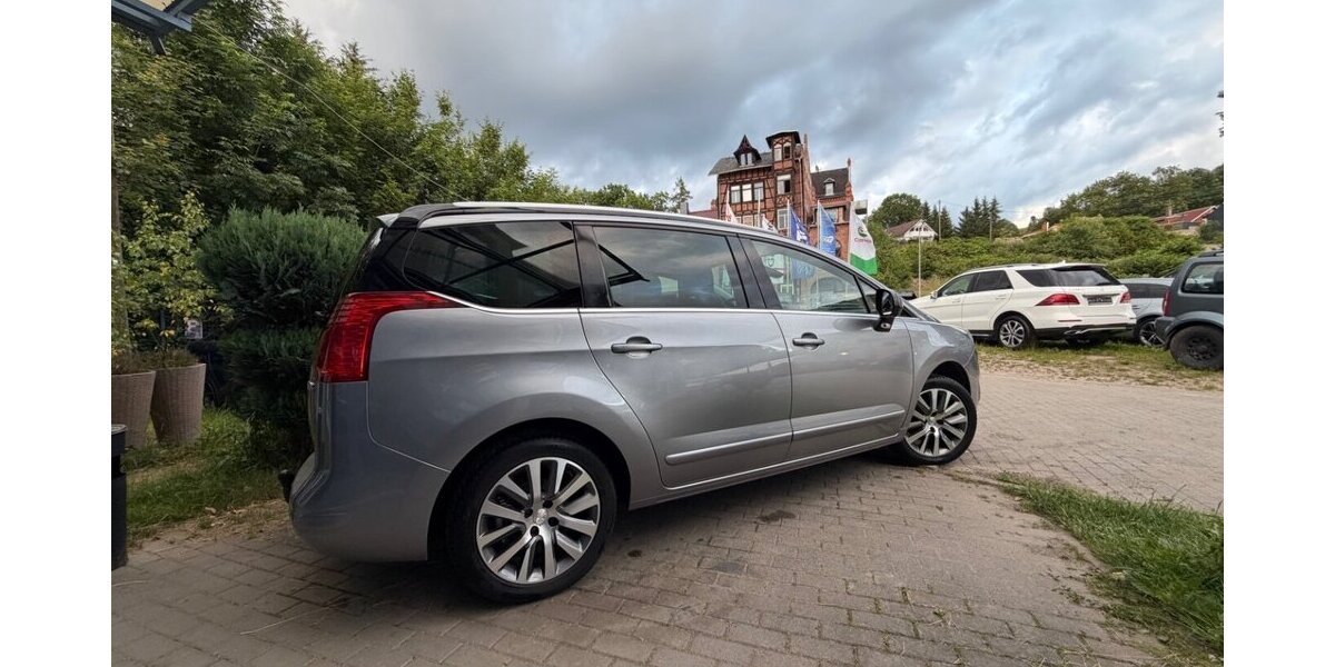 Peugeot 5008 SITZHEIZUNG LEDER AHK 117.000 km 6.499 &euro; Rudolstadt 07407