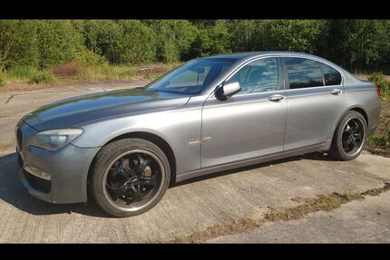 BMW 730