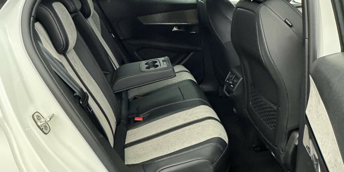 Peugeot 3008 300 GT Plug-In Hybrid 4 1.Hand AHK 59.990 km 23.280 &euro; Lich 35423