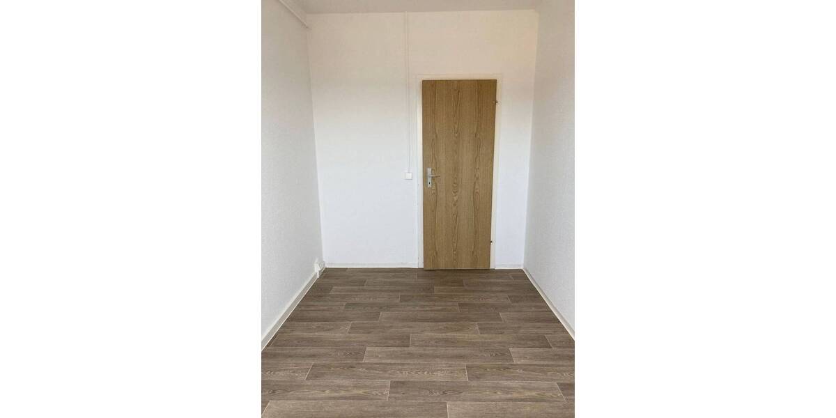 Etagenwohnung Gera Innenstadt - 4 Zimmer, 76 m&sup2;, 425&euro; | Angebot:26916693
