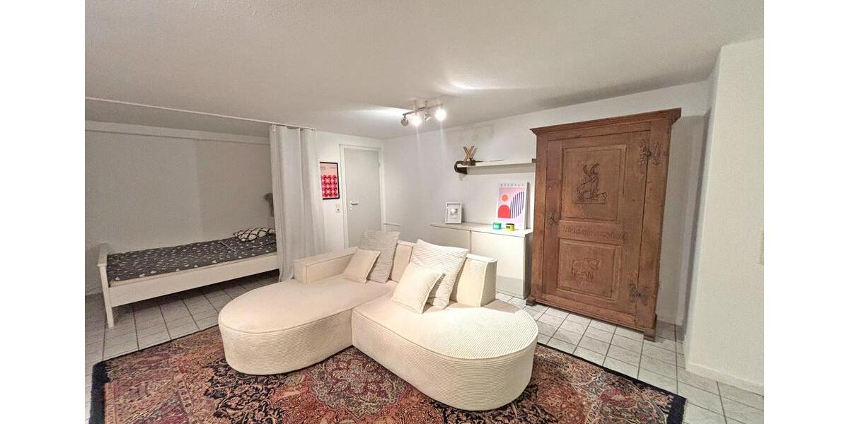 Erstbezug: Frisch renoviertes, voll möbliertes Souterrain-Apartment [Z-04511] 1 zimmer