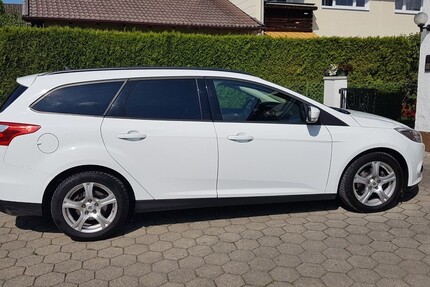 Ford Focus Kombi 138.000 km 5.800 € Ainring 83404