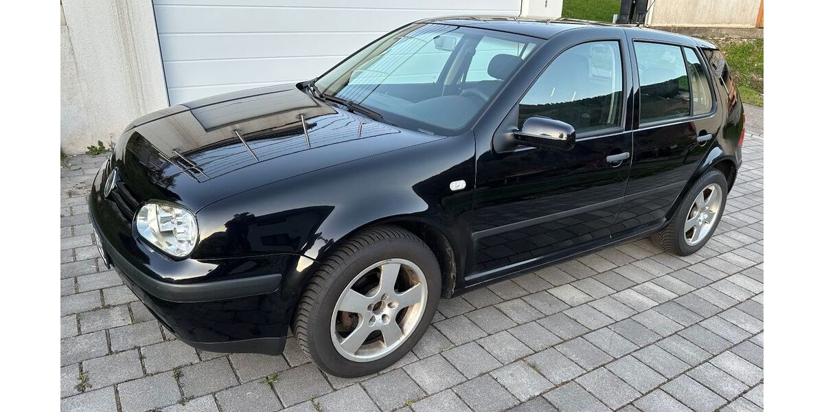 VW Golf 247.400 km 1.390 &euro; Tunau 79677
