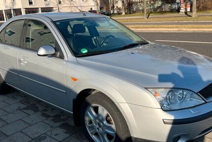Ford Mondeo 130.000 km 1.650 &euro; Regensburg 93055