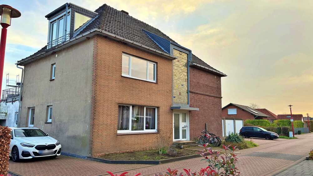 Haus zum Kaufen in Emmerich am Rhein 429.000 € 350 m² 12 zimmer