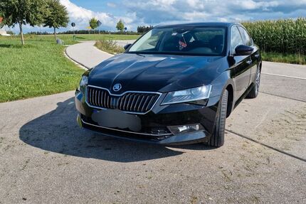 Skoda Superb 156.000 km 14.750 &euro; Traunreut 83301