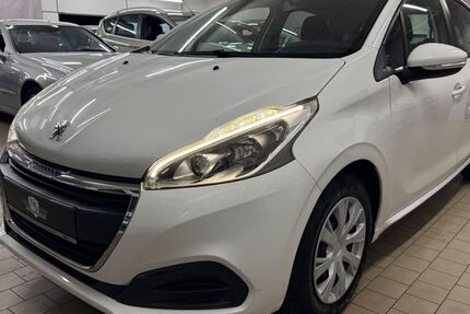 Peugeot 208 220.000 km 2.990 &euro; Schmelz 66839