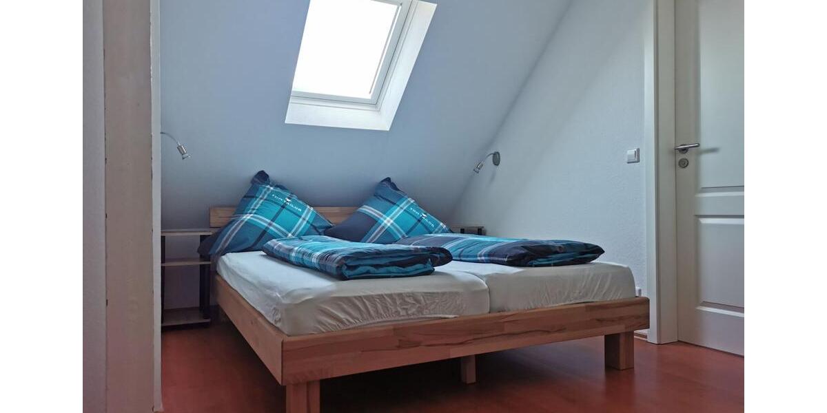 Schöne möblierte Ferienwohnung mit Balkon zur Untermiete 2 zimmer