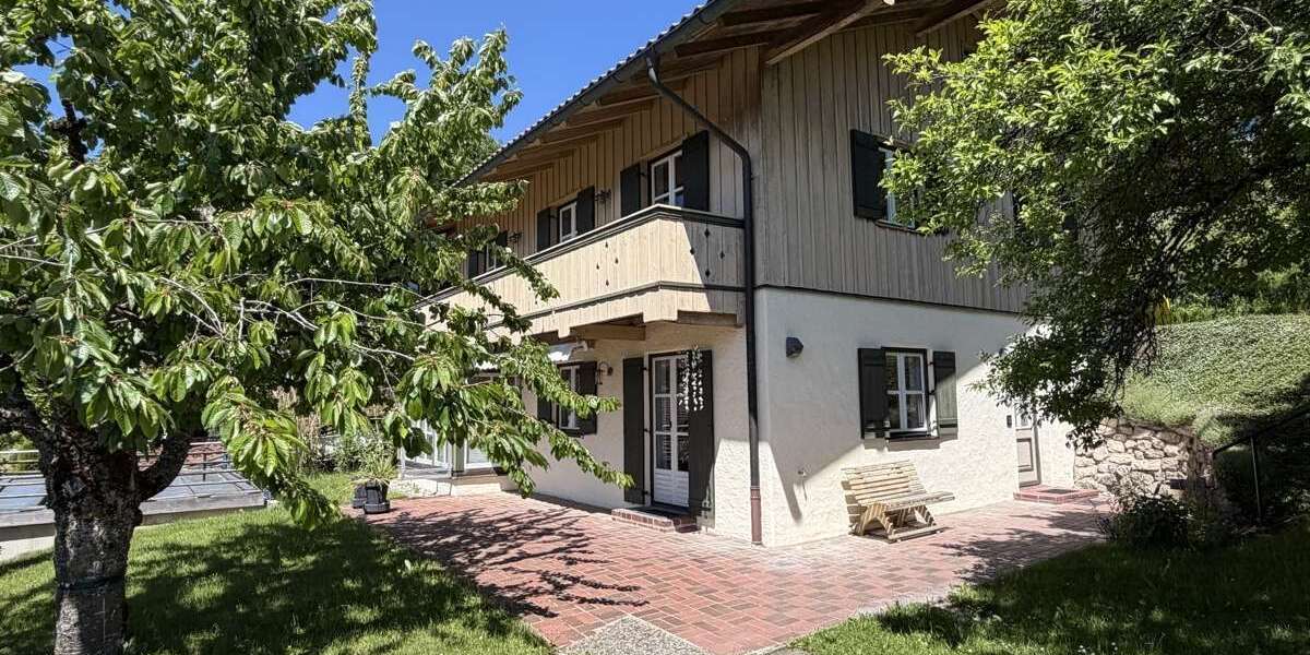 Einfamilienhaus Siegsdorf - 5 Zimmer, 135 m&sup2;, 2.200&euro; | Angebot:26745050
