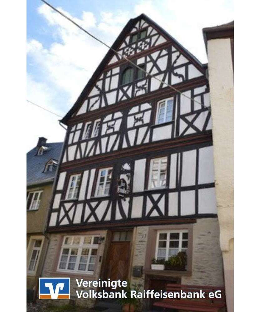 Haus zum Kaufen in Enkirch 230.000 € 278 m²