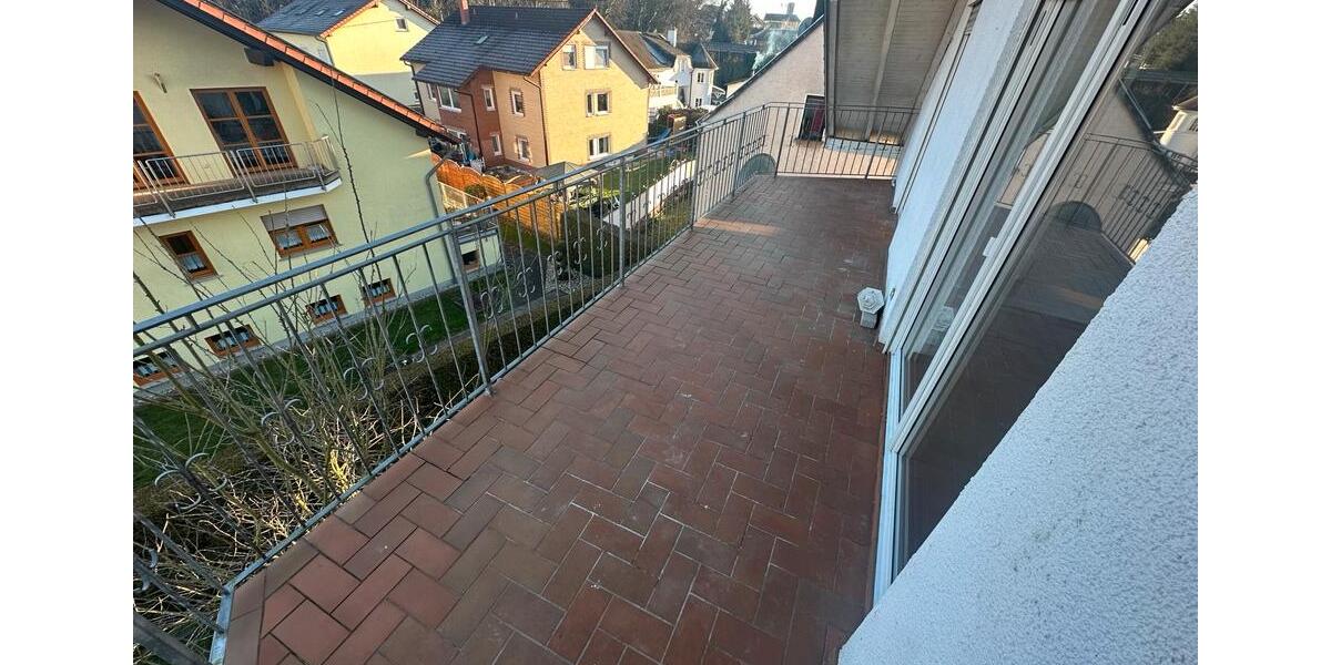 Großzügige 5ZKB Dachgeschosswohnung mit 2 Balkonen 5 zimmer